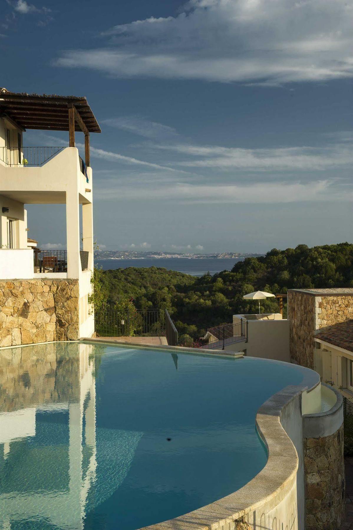 Hotel Residence Rena Bianca Baja Sardinia Exterior photo